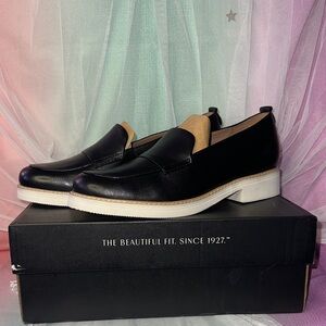 Naturalizer Black and Tan Loafers